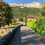 Et Montagne * Вейрье-дю-Лак